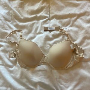 Skims Fits Everyone T-Shirt Bra in Sand